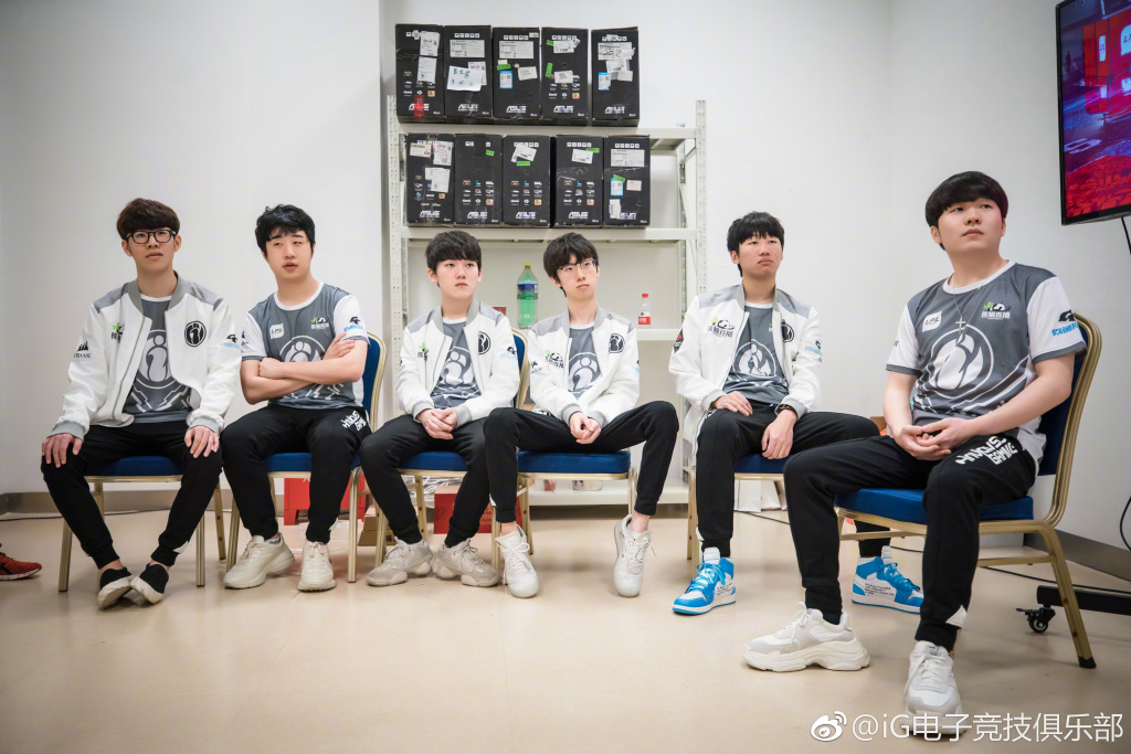 JackeyLove爆冷击败SKT，官方发布新规震惊全场！